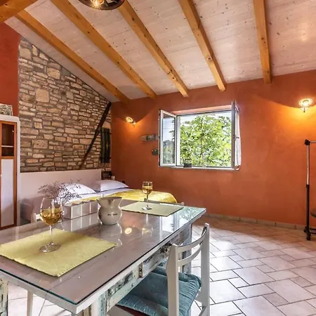 Studio Apartment Umag Umag